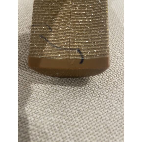 Blue by Betsey Johnson Gold SB-CARLY Size 8 1/2 Chunky Heel Shimmer Ankle Strap‎ - Picture 10 of 10